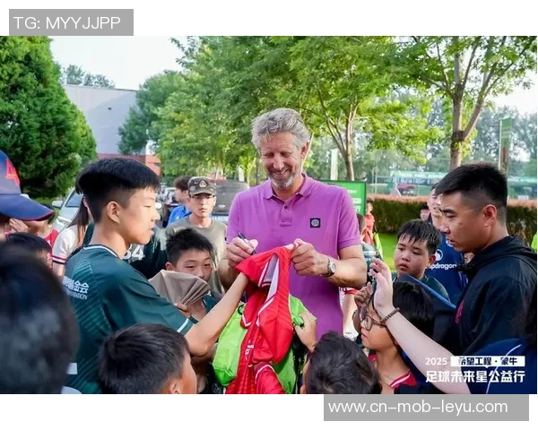 美国高中足球的魅力与挑战:培养未来明星运动员的摇篮 美国高中足球的魅力与挑战:培养未来明星运动员的摇篮