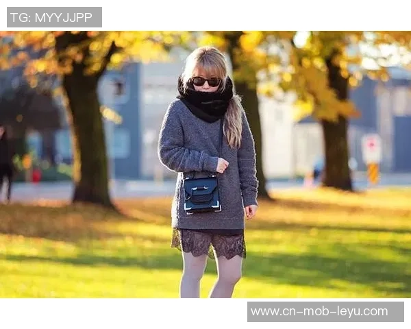 足球宝贝的魅力与训练秘籍全解析助你成为球场上的焦点明星